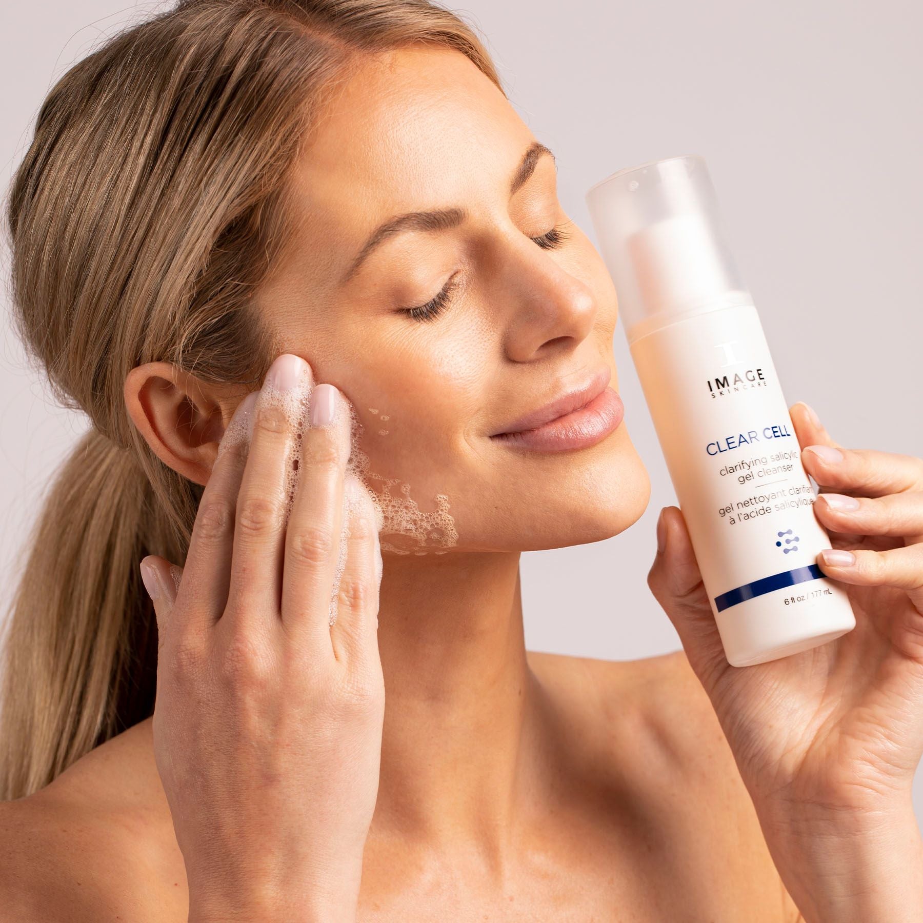 CLEAR CELL CLARIFYING GEL CLEANSER image 1